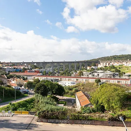 Metropolitan Living - Campolide 아파트