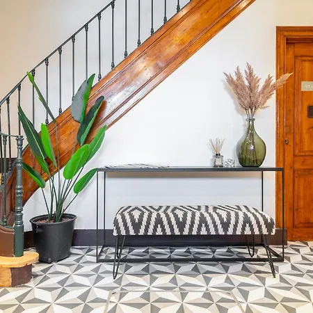 Metropolitan Living - Campolide Apartamento