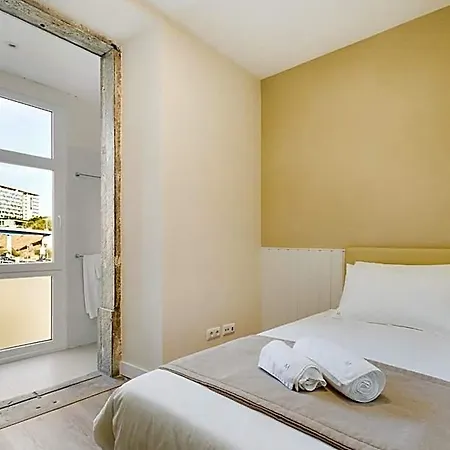 Metropolitan Living - Campolide Apartamento *