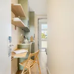 Metropolitan Living - Campolide * 리스본