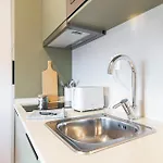 Metropolitan Living - Campolide 아파트 리스본