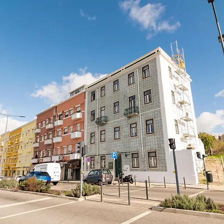 Metropolitan Living - Campolide Apartament *